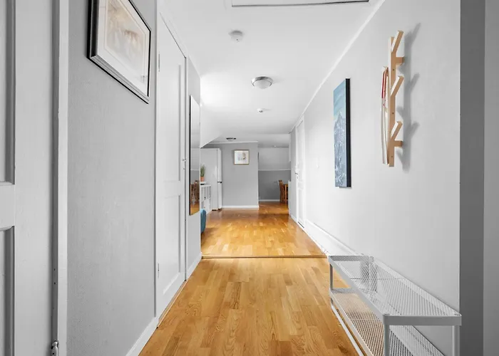 Experience Norway's History I With Free Parking ברגן